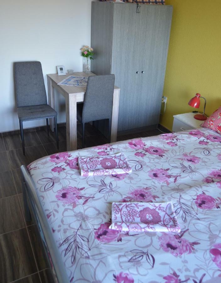 Rezidence Jiskra Hotel บรานดิส นาด ลาเบ็ม สตารา โบเลสลาฟ ภายนอก รูปภาพ